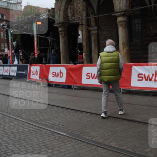 05.10.2025 - 20. swb-Marathon Bremen Yannick Fuchs http://msf.ph/oto/9307417 05.10.2025 12:03:40 Ziel  meine-sportfotos.de