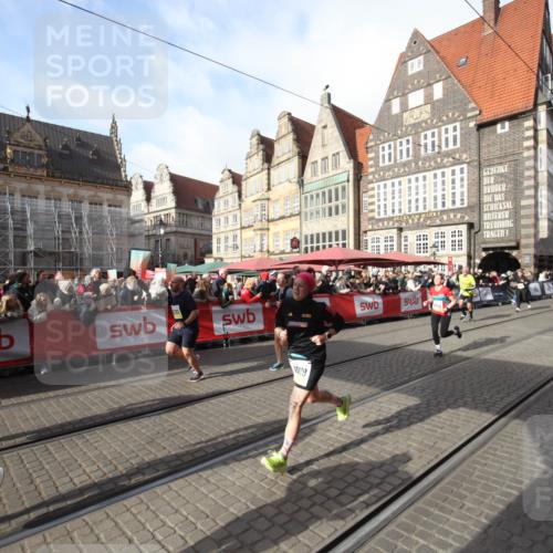 05.10.2025 - 20. swb-Marathon Bremen Yannick Fuchs http://msf.ph/oto/9307429 05.10.2025 10:57:24 Ziel 7101, 9260, 9292, 9450, 9550, 9844, 9947, 10169, 10281, 10367, 10657, 11015 meine-sportfotos.de