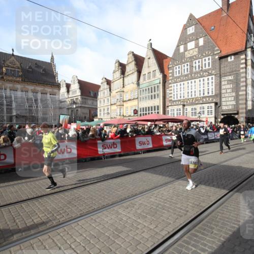 05.10.2025 - 20. swb-Marathon Bremen Yannick Fuchs http://msf.ph/oto/9307437 05.10.2025 10:57:27 Ziel 7101, 9260, 9550, 10281, 10367, 10645, 10950, 11606 meine-sportfotos.de