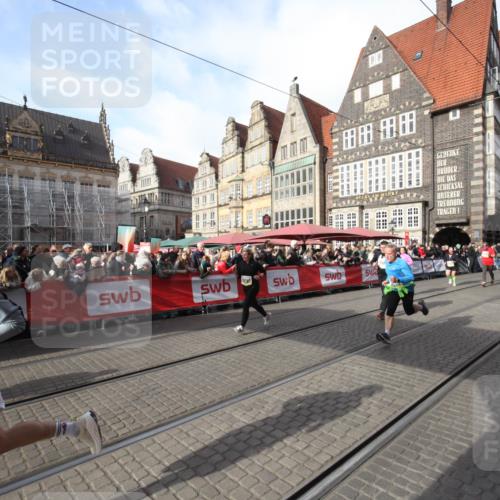 05.10.2025 - 20. swb-Marathon Bremen Yannick Fuchs http://msf.ph/oto/9307440 05.10.2025 10:57:28 Ziel 7101, 9550, 10281, 10367, 10645, 10950, 11606 meine-sportfotos.de