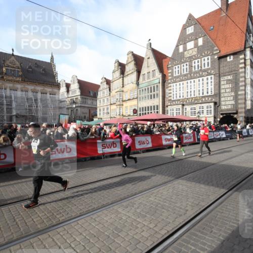 05.10.2025 - 20. swb-Marathon Bremen Yannick Fuchs http://msf.ph/oto/9307448 05.10.2025 10:57:30 Ziel 7101, 9000, 9215, 10645, 10950, 11606 meine-sportfotos.de
