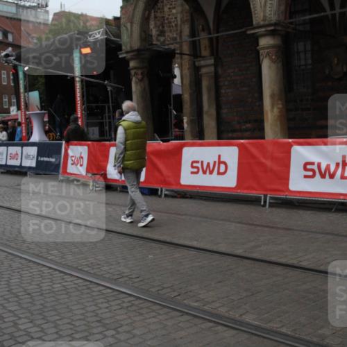 05.10.2025 - 20. swb-Marathon Bremen Yannick Fuchs http://msf.ph/oto/9307456 05.10.2025 12:03:47 Ziel  meine-sportfotos.de