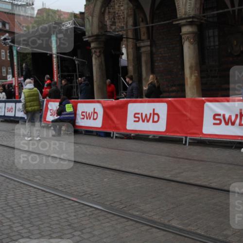 05.10.2025 - 20. swb-Marathon Bremen Yannick Fuchs http://msf.ph/oto/9307486 05.10.2025 12:04:15 Ziel  meine-sportfotos.de