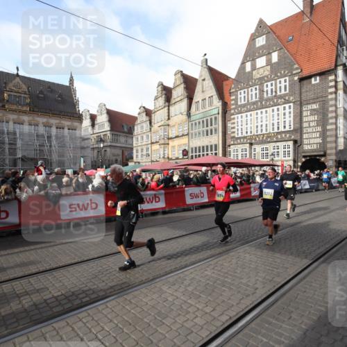 05.10.2025 - 20. swb-Marathon Bremen Yannick Fuchs http://msf.ph/oto/9307490 05.10.2025 10:57:42 Ziel 9309, 9372, 9585, 9747, 9943, 10250, 10555, 10694, 10754, 11352, 11583 meine-sportfotos.de