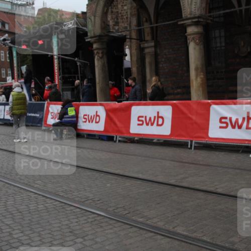 05.10.2025 - 20. swb-Marathon Bremen Yannick Fuchs http://msf.ph/oto/9307498 05.10.2025 12:04:17 Ziel  meine-sportfotos.de