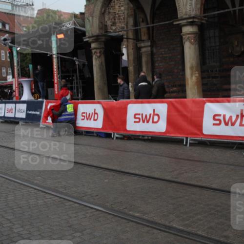 05.10.2025 - 20. swb-Marathon Bremen Yannick Fuchs http://msf.ph/oto/9307501 05.10.2025 12:11:13 Ziel  meine-sportfotos.de