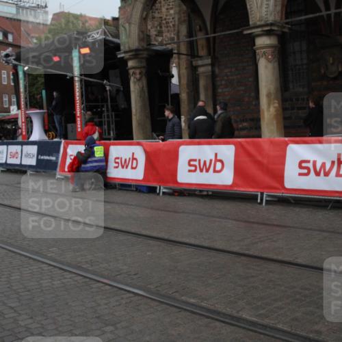 05.10.2025 - 20. swb-Marathon Bremen Yannick Fuchs http://msf.ph/oto/9307505 05.10.2025 12:11:14 Ziel  meine-sportfotos.de