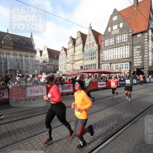 05.10.2025 - 20. swb-Marathon Bremen Yannick Fuchs http://msf.ph/oto/9307512 05.10.2025 10:57:48 Ziel 9372, 9585, 9943, 9979, 10225, 10250, 10329, 10341, 10555, 11520, 11521, 11731 meine-sportfotos.de