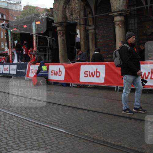 05.10.2025 - 20. swb-Marathon Bremen Yannick Fuchs http://msf.ph/oto/9307517 05.10.2025 12:16:56 Ziel  meine-sportfotos.de