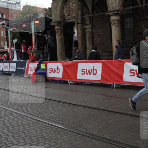 05.10.2025 - 20. swb-Marathon Bremen Yannick Fuchs http://msf.ph/oto/9307523 05.10.2025 12:16:57 Ziel  meine-sportfotos.de