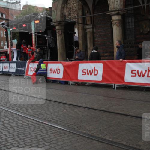 05.10.2025 - 20. swb-Marathon Bremen Yannick Fuchs http://msf.ph/oto/9307537 05.10.2025 12:16:59 Ziel  meine-sportfotos.de