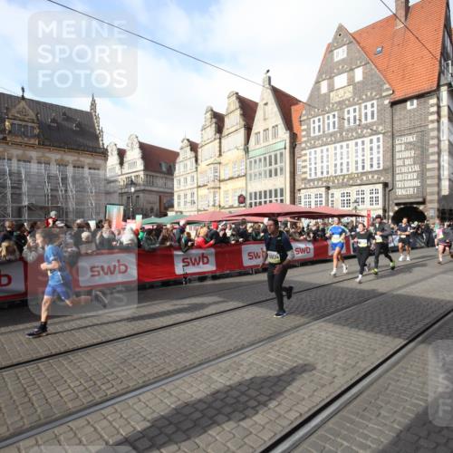 05.10.2025 - 20. swb-Marathon Bremen Yannick Fuchs http://msf.ph/oto/9307539 05.10.2025 10:57:57 Ziel 9221, 9568, 9719, 10219, 10651, 10703, 10834, 10975, 11023, 11116, 11301, 11469, 11564 meine-sportfotos.de