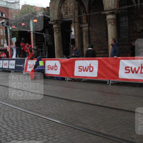 05.10.2025 - 20. swb-Marathon Bremen Yannick Fuchs http://msf.ph/oto/9307545 05.10.2025 12:16:59 Ziel  meine-sportfotos.de