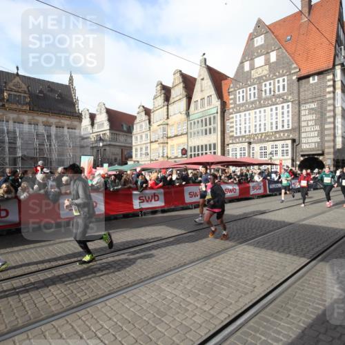 05.10.2025 - 20. swb-Marathon Bremen Yannick Fuchs http://msf.ph/oto/9307546 05.10.2025 10:57:59 Ziel 9221, 9568, 9719, 10577, 10651, 10703, 10975, 11023, 11116, 11301, 11469, 11663 meine-sportfotos.de