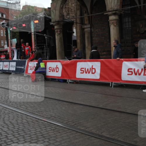 05.10.2025 - 20. swb-Marathon Bremen Yannick Fuchs http://msf.ph/oto/9307553 05.10.2025 12:17:13 Ziel  meine-sportfotos.de