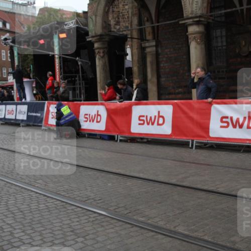05.10.2025 - 20. swb-Marathon Bremen Yannick Fuchs http://msf.ph/oto/9307556 05.10.2025 12:27:42 Ziel  meine-sportfotos.de