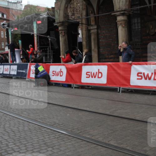 05.10.2025 - 20. swb-Marathon Bremen Yannick Fuchs http://msf.ph/oto/9307559 05.10.2025 12:27:43 Ziel  meine-sportfotos.de