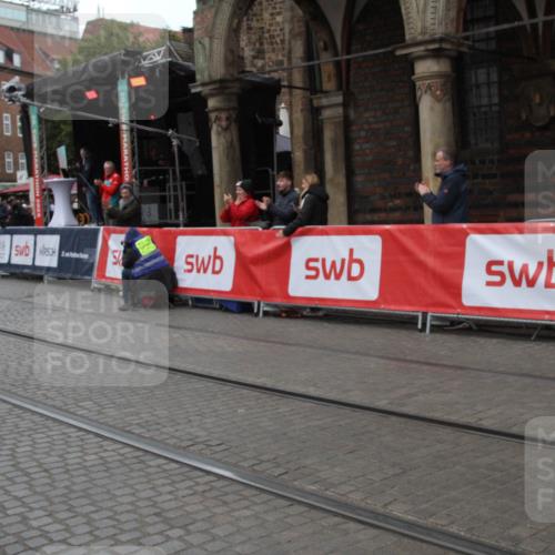 05.10.2025 - 20. swb-Marathon Bremen Yannick Fuchs http://msf.ph/oto/9307562 05.10.2025 12:27:50 Ziel 1 meine-sportfotos.de