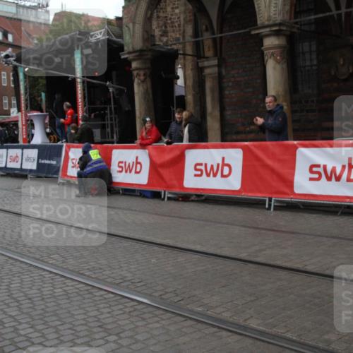05.10.2025 - 20. swb-Marathon Bremen Yannick Fuchs http://msf.ph/oto/9307565 05.10.2025 12:28:06 Ziel  meine-sportfotos.de