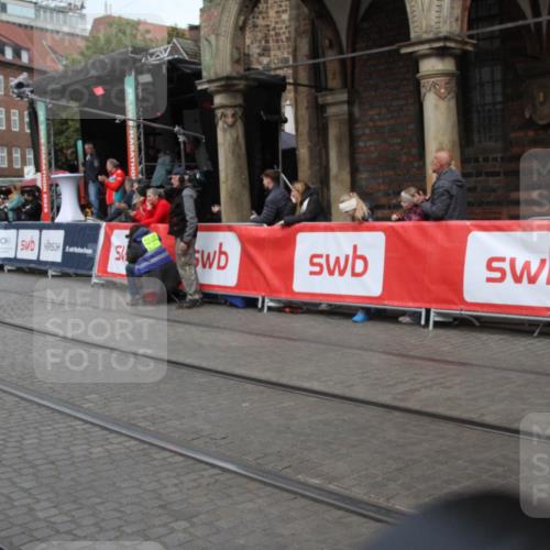 05.10.2025 - 20. swb-Marathon Bremen Yannick Fuchs http://msf.ph/oto/9307582 05.10.2025 13:01:54 Ziel 1992, 3218 meine-sportfotos.de