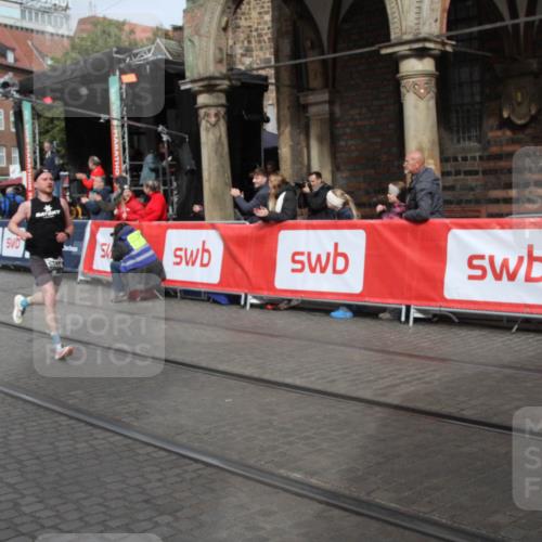 05.10.2025 - 20. swb-Marathon Bremen Yannick Fuchs http://msf.ph/oto/9307600 05.10.2025 13:03:36 Ziel 5588 meine-sportfotos.de