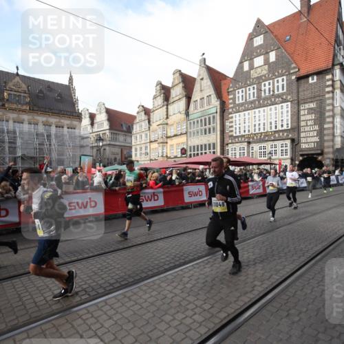 05.10.2025 - 20. swb-Marathon Bremen Yannick Fuchs http://msf.ph/oto/9307627 05.10.2025 10:58:25 Ziel 9174, 9462, 9608, 10084, 10368, 10586, 10786, 11049, 11184, 11495, 11724 meine-sportfotos.de
