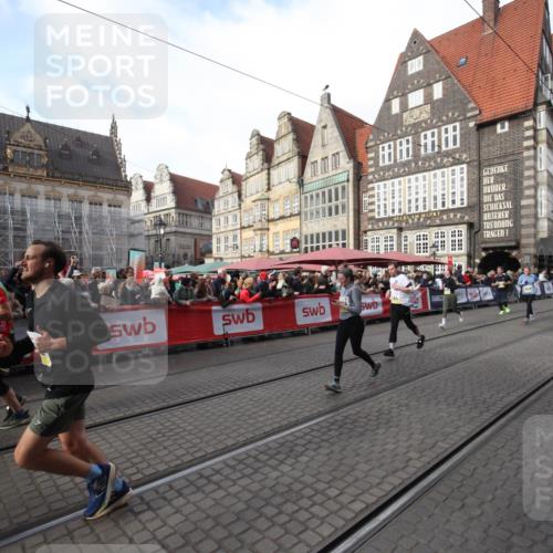 05.10.2025 - 20. swb-Marathon Bremen Yannick Fuchs http://msf.ph/oto/9307630 05.10.2025 10:58:25 Ziel 9174, 9462, 9608, 10084, 10368, 10586, 10786, 11049, 11184, 11495, 11724 meine-sportfotos.de