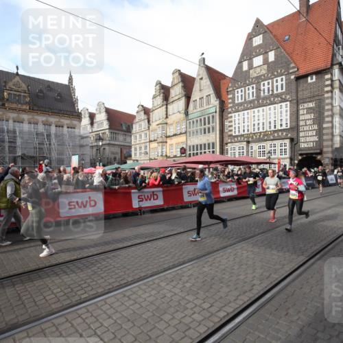 05.10.2025 - 20. swb-Marathon Bremen Yannick Fuchs http://msf.ph/oto/9307639 05.10.2025 10:58:28 Ziel 9433, 9608, 10084, 10586, 11181, 11184, 11291, 11495, 11591, 11700 meine-sportfotos.de