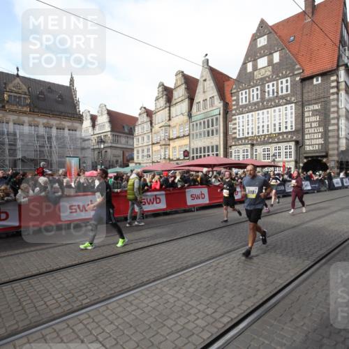 05.10.2025 - 20. swb-Marathon Bremen Yannick Fuchs http://msf.ph/oto/9307648 05.10.2025 10:58:31 Ziel 9433, 9820, 10055, 11181, 11291, 11591, 11700 meine-sportfotos.de