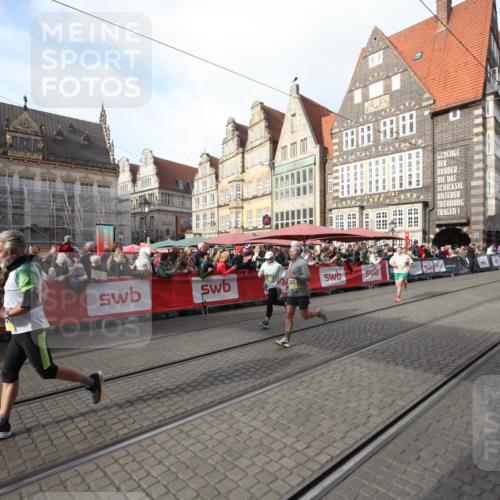 05.10.2025 - 20. swb-Marathon Bremen Yannick Fuchs http://msf.ph/oto/9307710 05.10.2025 10:58:53 Ziel 10263, 10560, 10561, 11290, 11483, 11651 meine-sportfotos.de