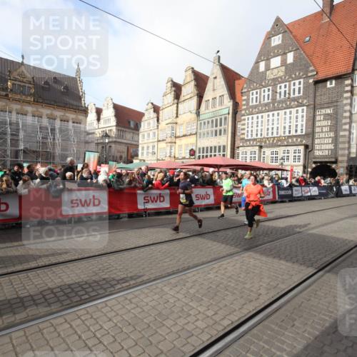 05.10.2025 - 20. swb-Marathon Bremen Yannick Fuchs http://msf.ph/oto/9307786 05.10.2025 10:59:24 Ziel 9183, 9454, 9635, 10407, 11006, 11007, 11400 meine-sportfotos.de