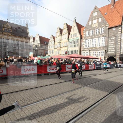05.10.2025 - 20. swb-Marathon Bremen Yannick Fuchs http://msf.ph/oto/9307815 05.10.2025 10:59:36 Ziel 9609, 9737, 10809, 11251, 11657 meine-sportfotos.de