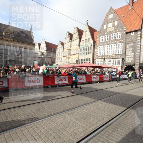 05.10.2025 - 20. swb-Marathon Bremen Yannick Fuchs http://msf.ph/oto/9307823 05.10.2025 10:59:39 Ziel 9609, 9991, 10209, 10760, 11251, 11267, 11456 meine-sportfotos.de