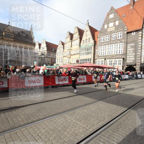 05.10.2025 - 20. swb-Marathon Bremen Yannick Fuchs http://msf.ph/oto/9307828 05.10.2025 10:59:41 Ziel 9609, 9991, 10209, 10760, 11267, 11456 meine-sportfotos.de