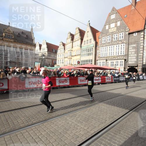05.10.2025 - 20. swb-Marathon Bremen Yannick Fuchs http://msf.ph/oto/9307841 05.10.2025 10:59:49 Ziel 9473, 10420, 11582, 11720 meine-sportfotos.de