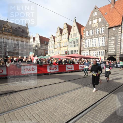 05.10.2025 - 20. swb-Marathon Bremen Yannick Fuchs http://msf.ph/oto/9307862 05.10.2025 11:00:05 Ziel 9005, 9381, 9604, 9666, 10138, 10290, 10291, 10311, 10572, 11266, 11639 meine-sportfotos.de