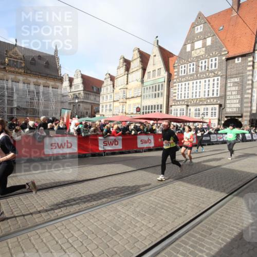 05.10.2025 - 20. swb-Marathon Bremen Yannick Fuchs http://msf.ph/oto/9307888 05.10.2025 11:00:12 Ziel 7621, 9603, 9611, 10489, 11026, 11125, 11600, 11713 meine-sportfotos.de