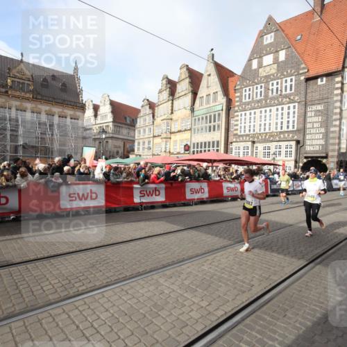 05.10.2025 - 20. swb-Marathon Bremen Yannick Fuchs http://msf.ph/oto/9307922 05.10.2025 11:00:23 Ziel 9495, 10406, 10492, 11063, 11263, 11424, 11699 meine-sportfotos.de