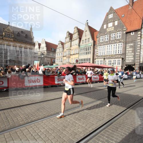 05.10.2025 - 20. swb-Marathon Bremen Yannick Fuchs http://msf.ph/oto/9307925 05.10.2025 11:00:24 Ziel 10406, 10492, 11063, 11263, 11424, 11699 meine-sportfotos.de