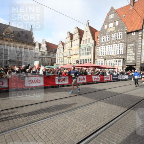 05.10.2025 - 20. swb-Marathon Bremen Yannick Fuchs http://msf.ph/oto/9307937 05.10.2025 11:00:27 Ziel 7215, 10067, 10217, 10504, 10794, 11424, 11699 meine-sportfotos.de