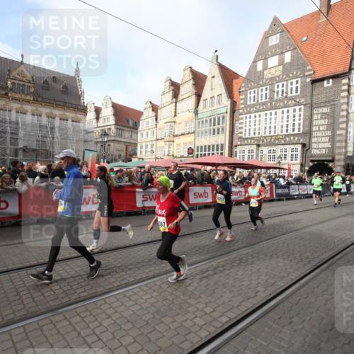05.10.2025 - 20. swb-Marathon Bremen Yannick Fuchs http://msf.ph/oto/9307946 05.10.2025 11:00:31 Ziel 7215, 9173, 10067, 10071, 10217, 10504, 10794, 10930, 11595, 11619 meine-sportfotos.de