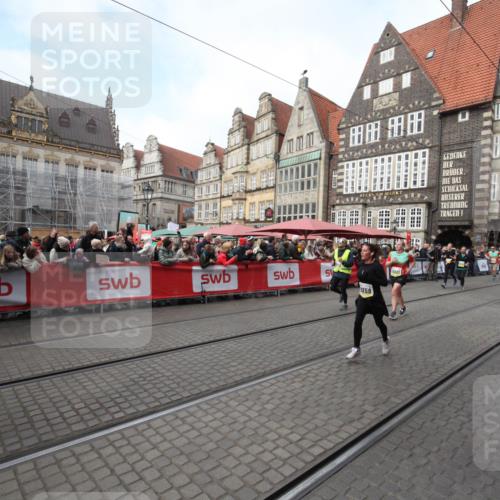 05.10.2025 - 20. swb-Marathon Bremen Yannick Fuchs http://msf.ph/oto/9307991 05.10.2025 11:00:48 Ziel 9327, 9389, 9827, 9858, 10182, 10571, 10690, 10872, 10901, 11034 meine-sportfotos.de