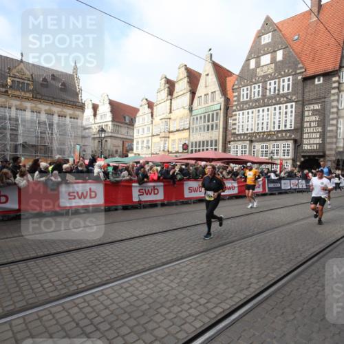 05.10.2025 - 20. swb-Marathon Bremen Yannick Fuchs http://msf.ph/oto/9308026 05.10.2025 11:01:08 Ziel 9305, 9954, 10477, 10630, 11053, 11719 meine-sportfotos.de