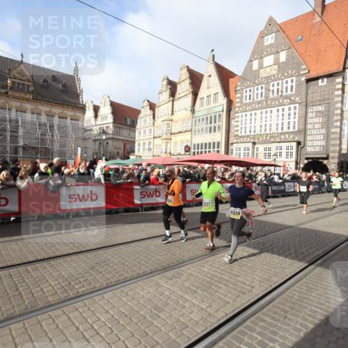 05.10.2025 - 20. swb-Marathon Bremen Yannick Fuchs http://msf.ph/oto/9308055 05.10.2025 11:01:18 Ziel 9182, 9613, 10544, 10762, 10914, 11337, 11338, 11597, 11680 meine-sportfotos.de