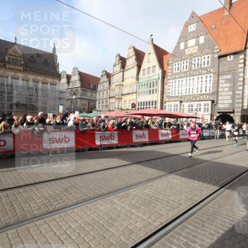 05.10.2025 - 20. swb-Marathon Bremen Yannick Fuchs http://msf.ph/oto/9308074 05.10.2025 11:01:32 Ziel 7908, 9286, 9371, 10157, 10336, 11194, 11633 meine-sportfotos.de