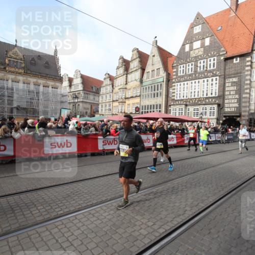 05.10.2025 - 20. swb-Marathon Bremen Yannick Fuchs http://msf.ph/oto/9308080 05.10.2025 11:01:35 Ziel 7908, 9286, 9322, 9371, 10157, 10336, 11194, 11493 meine-sportfotos.de