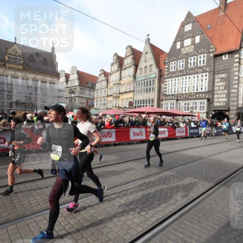 05.10.2025 - 20. swb-Marathon Bremen Yannick Fuchs http://msf.ph/oto/9308108 05.10.2025 11:01:45 Ziel 9269, 9294, 9782, 10026, 10370, 10562, 10903, 10904, 11463, 11732, 11733 meine-sportfotos.de