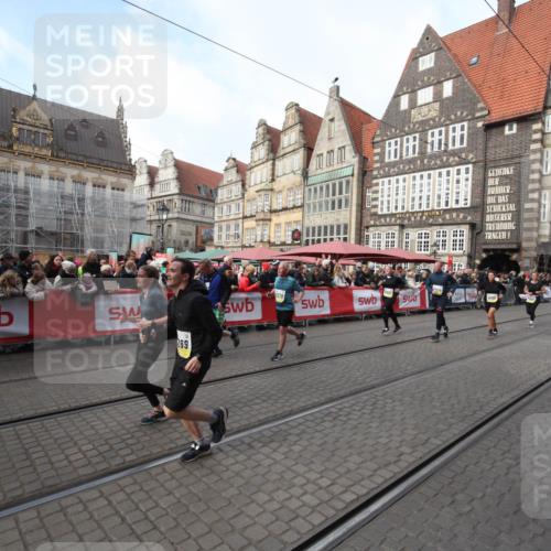 05.10.2025 - 20. swb-Marathon Bremen Yannick Fuchs http://msf.ph/oto/9308115 05.10.2025 11:01:49 Ziel 9189, 9269, 9294, 9782, 10004, 10370, 10903, 10904 meine-sportfotos.de
