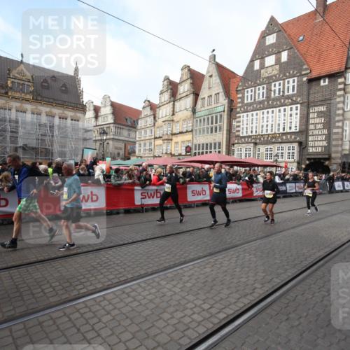 05.10.2025 - 20. swb-Marathon Bremen Yannick Fuchs http://msf.ph/oto/9308117 05.10.2025 11:01:50 Ziel 9189, 9294, 10004, 10370, 10903, 10904 meine-sportfotos.de