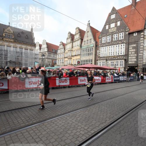 05.10.2025 - 20. swb-Marathon Bremen Yannick Fuchs http://msf.ph/oto/9308123 05.10.2025 11:01:51 Ziel 9189, 9237, 10004, 10903, 10904 meine-sportfotos.de